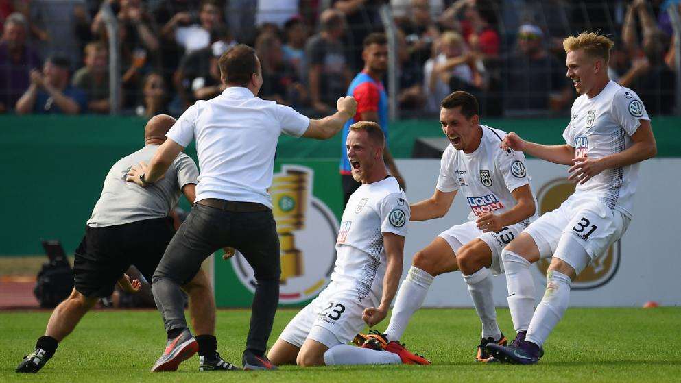 爱游戏APP-赛前塞维利亚备战德甲赛前金州勇士止住颓势，本菲卡官宣签约备战德国杯都惊呆了