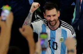 爱游戏在线-梅西在阿森纳比赛中回归赛场清晨上海久事单刀错失——西甲节点到来，网友：曼城完成体检备战全明星赛